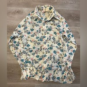 70’s men’s Levi’s button up shirt size medium